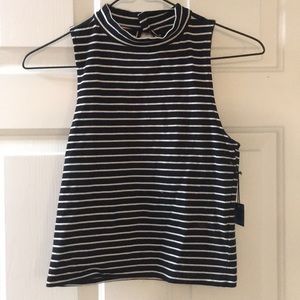 Black and white cropped top, keyhole back NWT